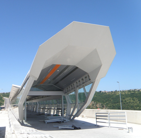 16.-GODurban.--Station-on-the-uMngeni-Viaduct-on-the-MR577--in-Kwadabeka-photo-Brian-Downie-