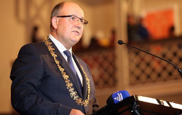 Athol_Trollip_Mayor