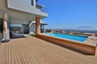 Homes in final phase in upmarket Baronetcy Estate rapidly rising out the ground